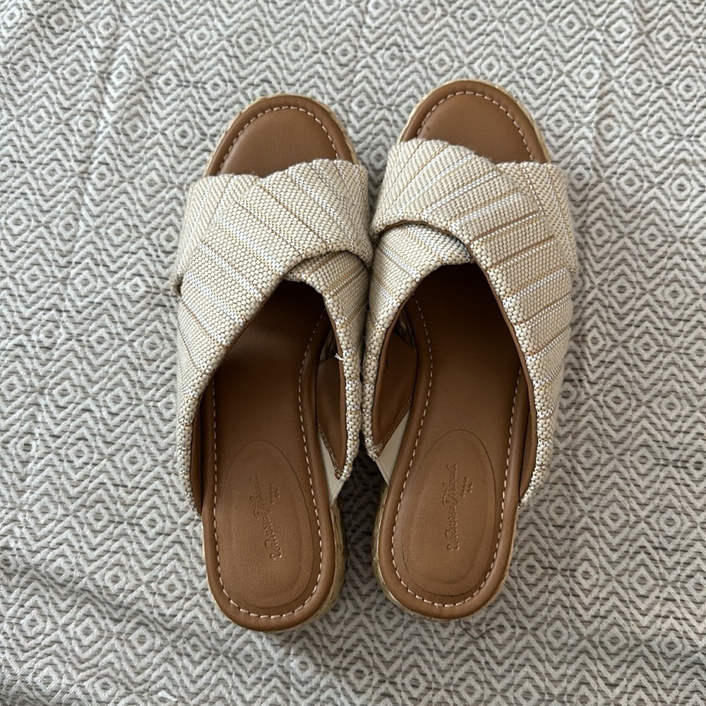 Universal Thread Sandals - Size 10 - image 2
